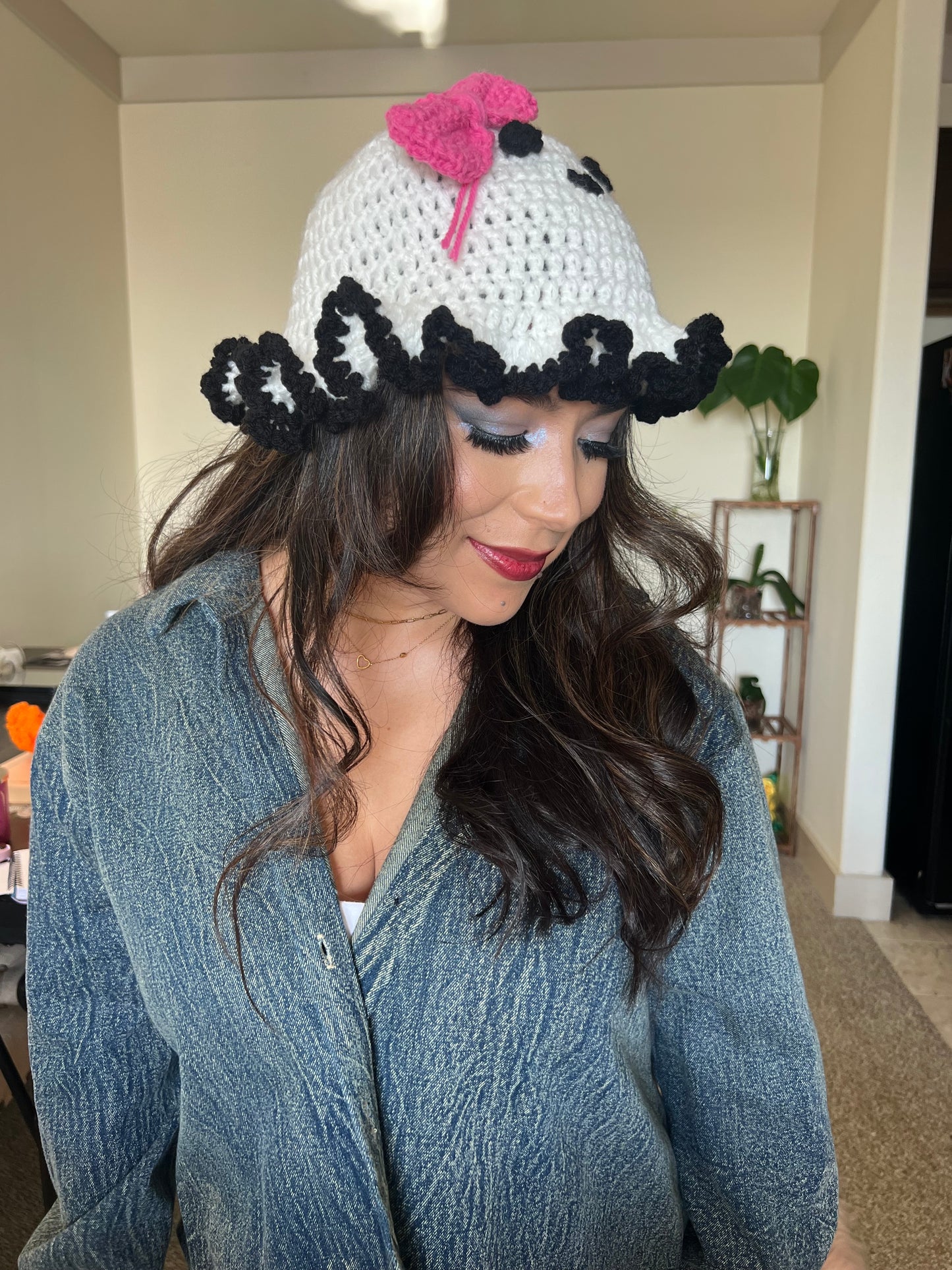 Ghostie Ruffled Hat